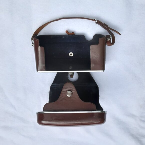 Various Camera Related Bundle, Flash, Camera Case, Technicolor and Box Camera - Picture 6 of 10